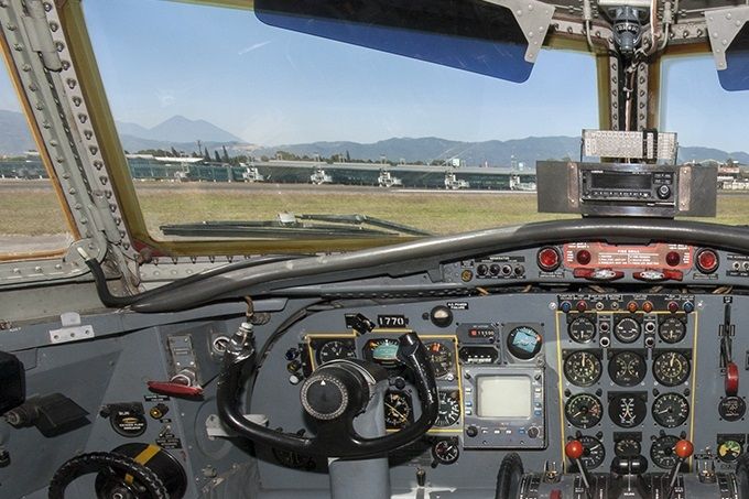 Cockpit  Fokker F27  1770  Guatemala Air Force.
Photo ROMEO LOPES.